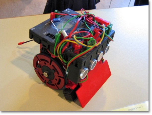Paul-van-Niekerk-06-Erbes-Buedesheim-2011 - Paul van Niekerk - Mini Sumo robots